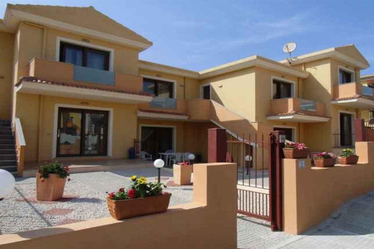 Residence Ibiscus Кастельсардо Экстерьер фото